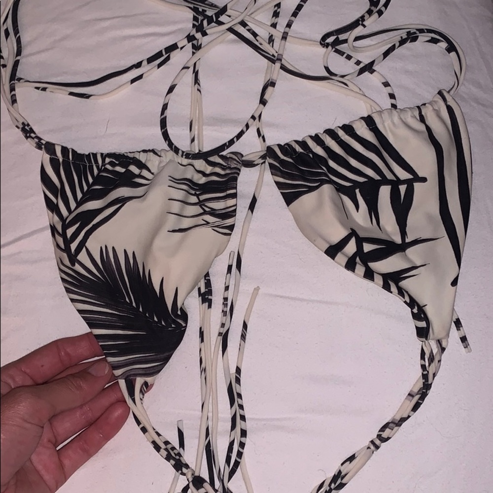 Mikoh Triangle Top Size Medium - image 3